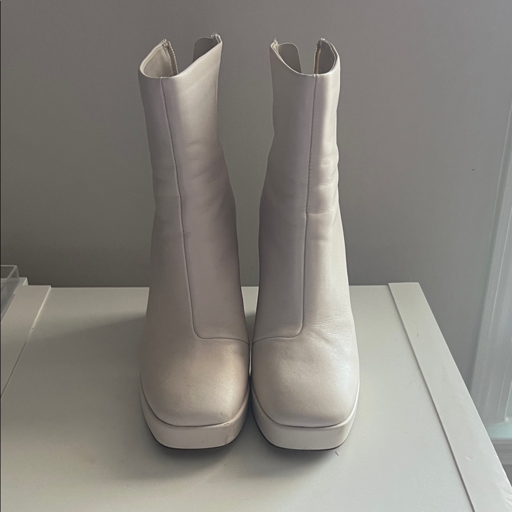Steve Madden Cream Heeled Boots